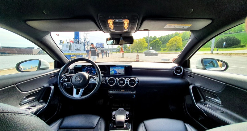 Mercedes-Benz Klasa A cena 105000 przebieg: 65350, rok produkcji 2018 z Szczecin małe 254